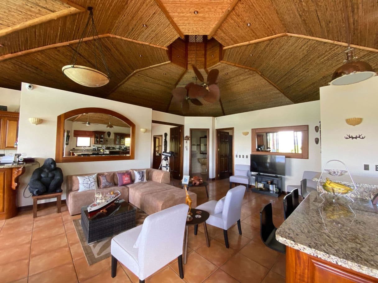 LUXURY MOUNTAIN VILLA AT LAKE ARENAL FOR SALE WITH SPECTACULAR VIEW OF Lake Arenal, photo 7