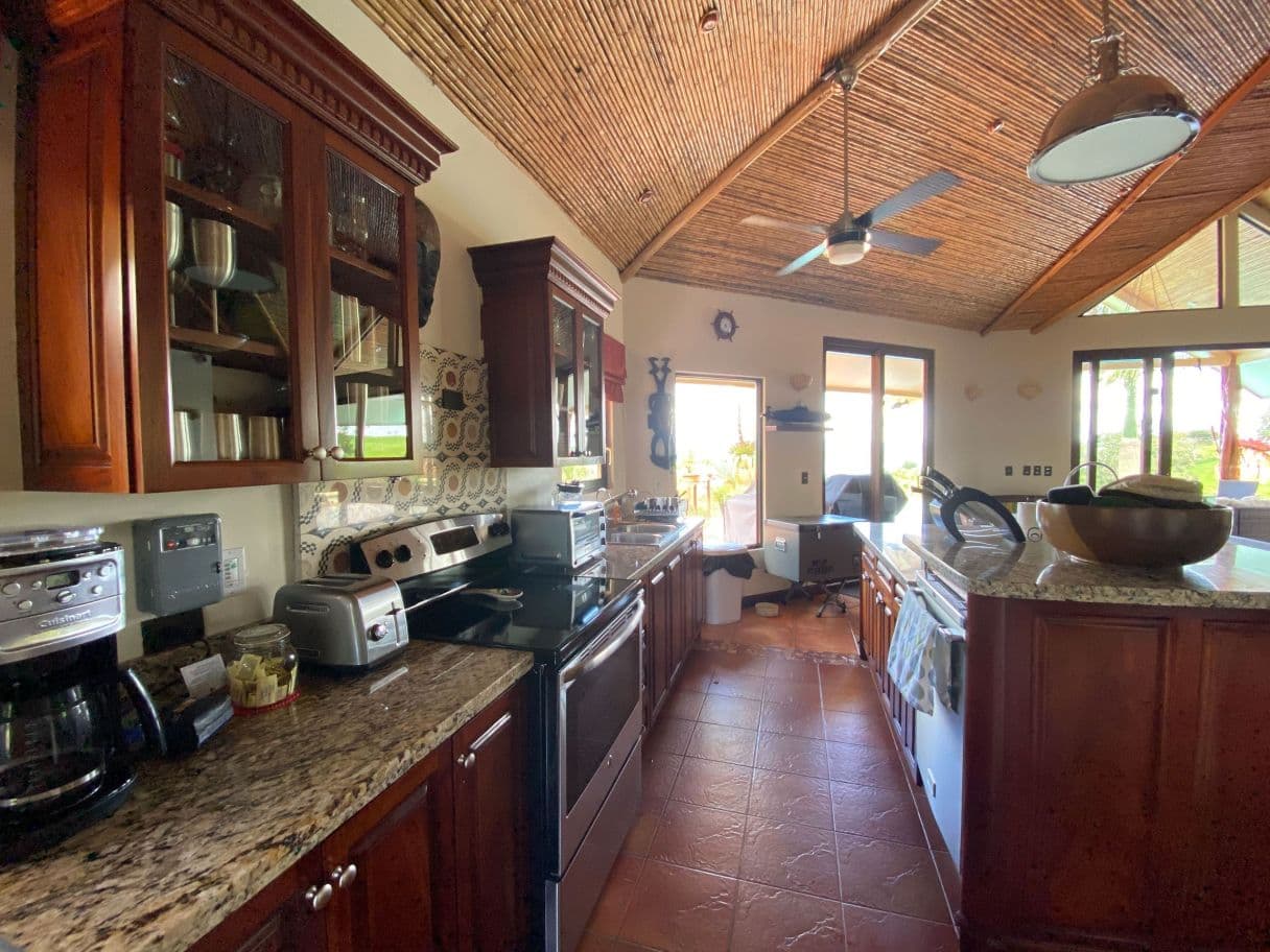 LUXURY MOUNTAIN VILLA AT LAKE ARENAL FOR SALE WITH SPECTACULAR VIEW OF Lake Arenal, photo 9
