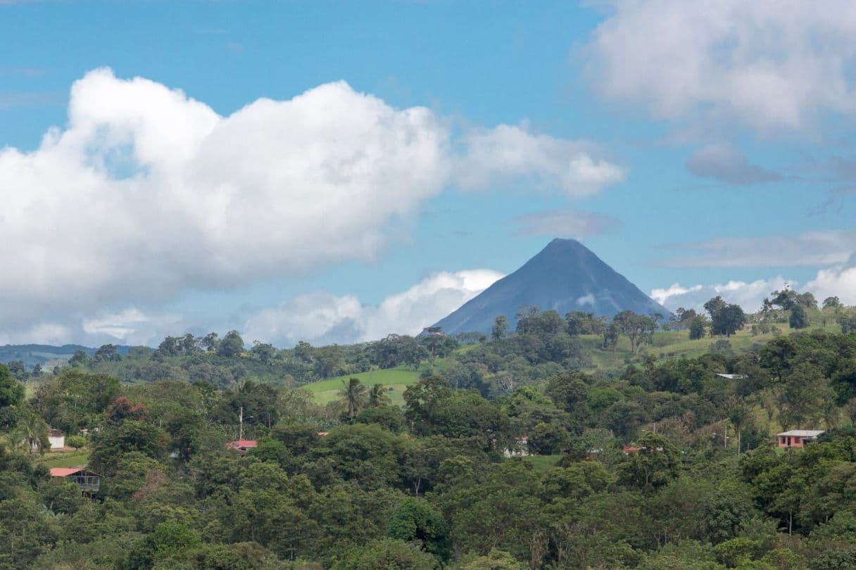 Luxurious “Tronadora”Lake Arenal Mansion for Sale with Picturesque Country Views and Lake Views, photo 19