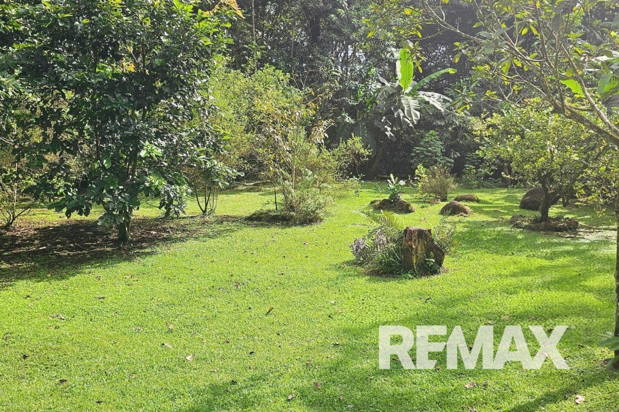 Spacious 3-Bed, 2-Bath Bungalow on a Large, Fenced Property Near La Fortuna – Garage with Guest House Potential!, photo 15