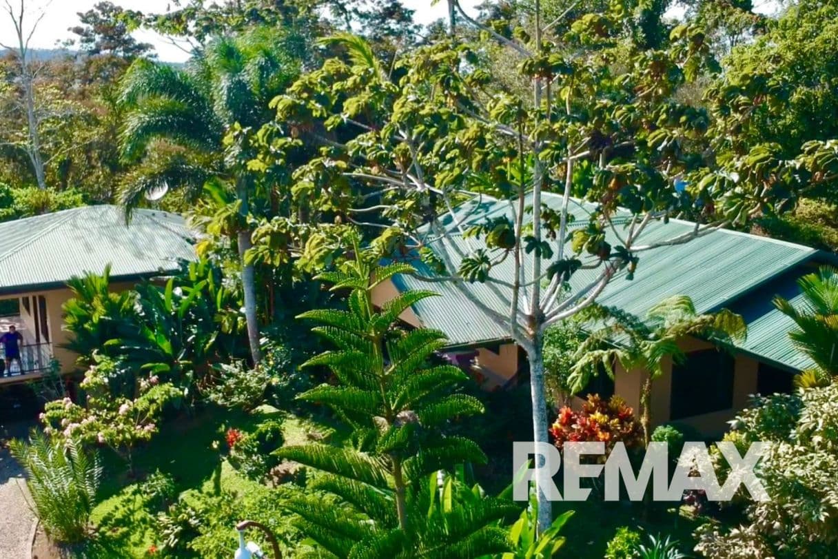 Paradise, property with Arenal Volcano View, Two Homes, Gardens and Income Potential near La Fortuna – 5,000 m², photo 12