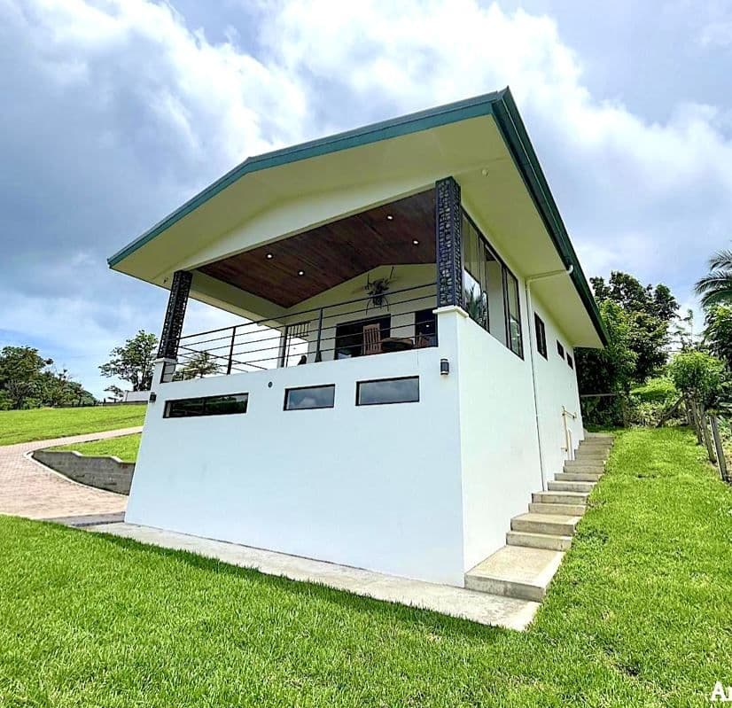 Turnkey Lakefront Home with Private Access, Expansion Potential, and Strong Rental Appeal in Nuevo Arenal, photo 3