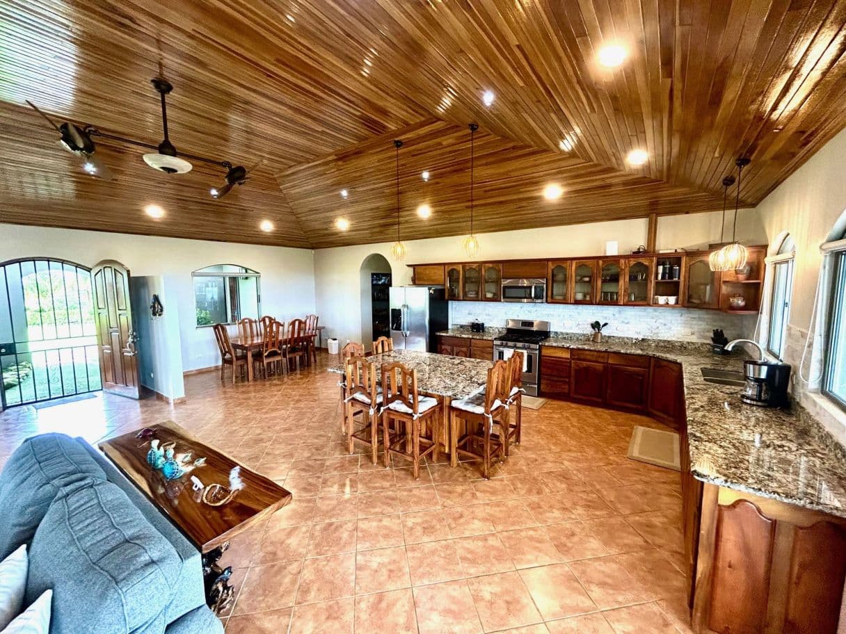 Luxury 10-Acre Estate in Gated Community  - Panoramic Lake Arenal & Volcano Views, photo 9
