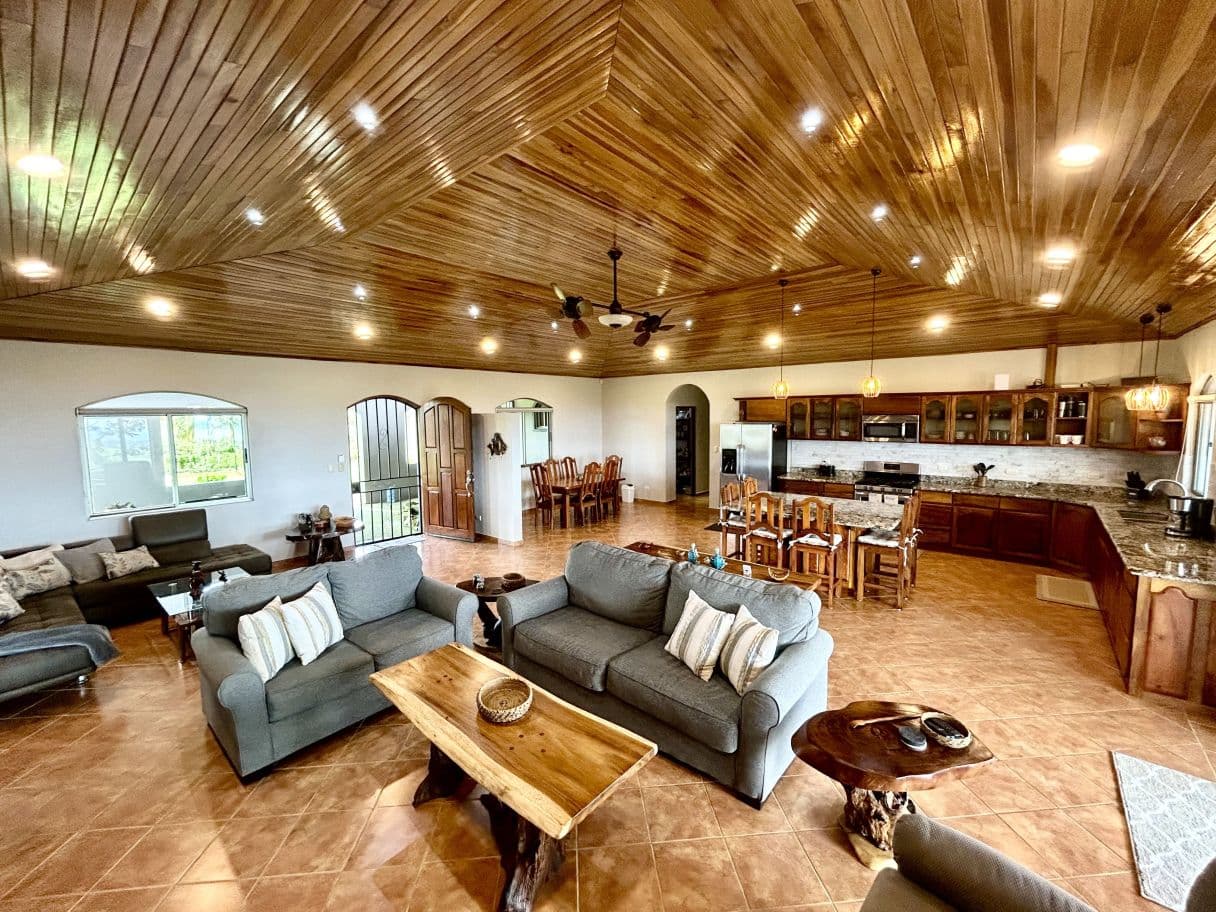 Luxury 10-Acre Estate in Gated Community  - Panoramic Lake Arenal & Volcano Views, photo 7
