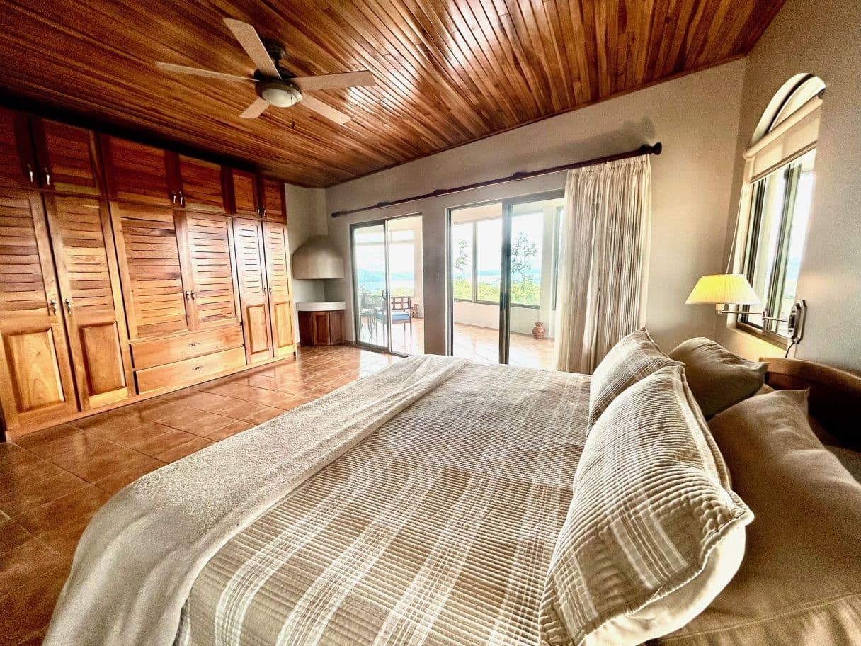 Luxury 10-Acre Estate in Gated Community  - Panoramic Lake Arenal & Volcano Views, photo 14