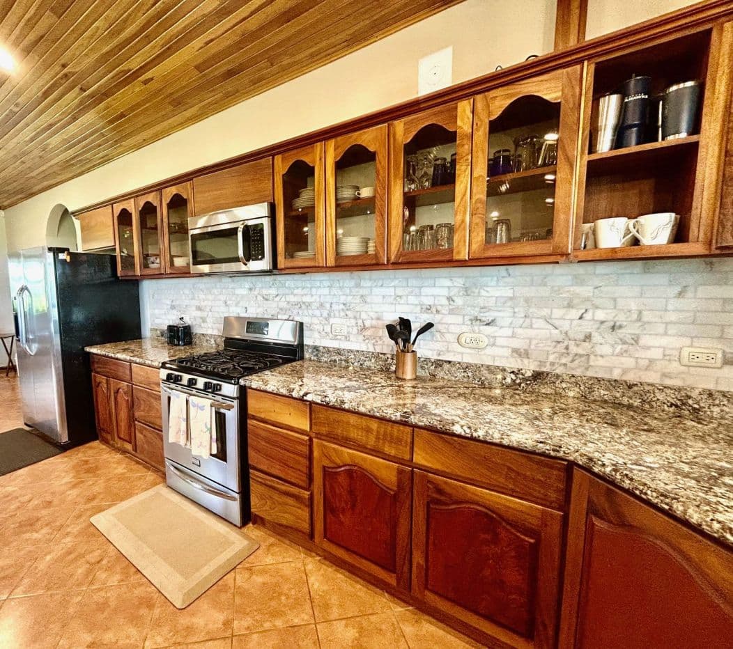 Luxury 10-Acre Estate in Gated Community  - Panoramic Lake Arenal & Volcano Views, photo 11