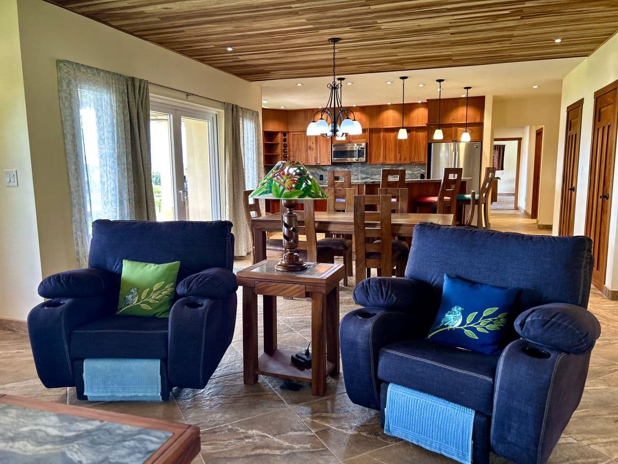 Luxury Lakefront Home with Guest Suite and Panoramic Lake Arenal Views - Lake Paradise Nuevo Arenal, photo 14