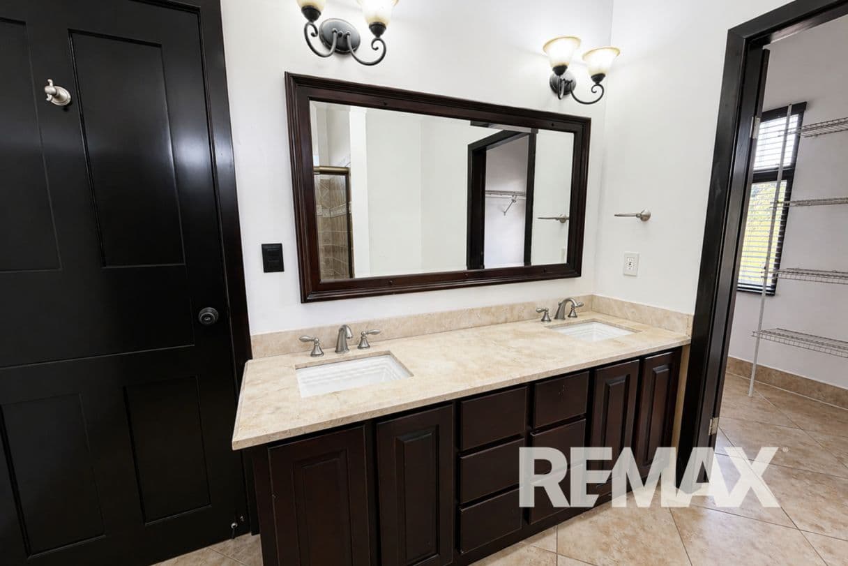 Panoramic Lake Arenal View 3 BR 3BA Home in Exclusive Gated Community with Pool, photo 19