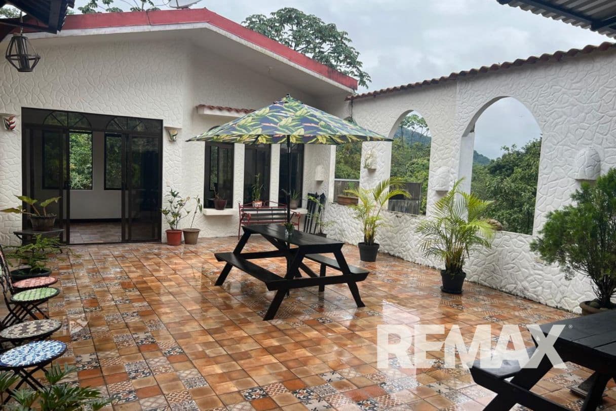 La Fortuna Boutique Hotel for Sale w Volcano Views, photo 18