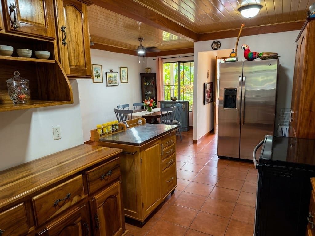 PRICE DROPPED $149K to $135K Tropical 3 bedroom 2 bathroom Private Oasis Near La Fortuna, photo 14
