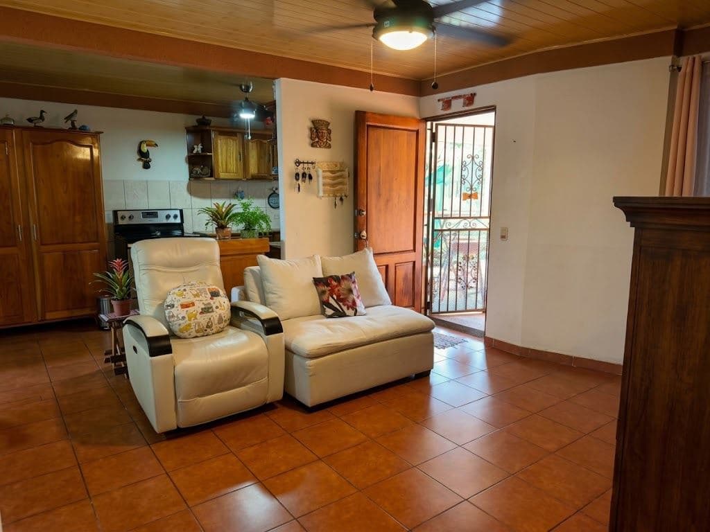 PRICE DROPPED $149K to $135K Tropical 3 bedroom 2 bathroom Private Oasis Near La Fortuna, photo 5