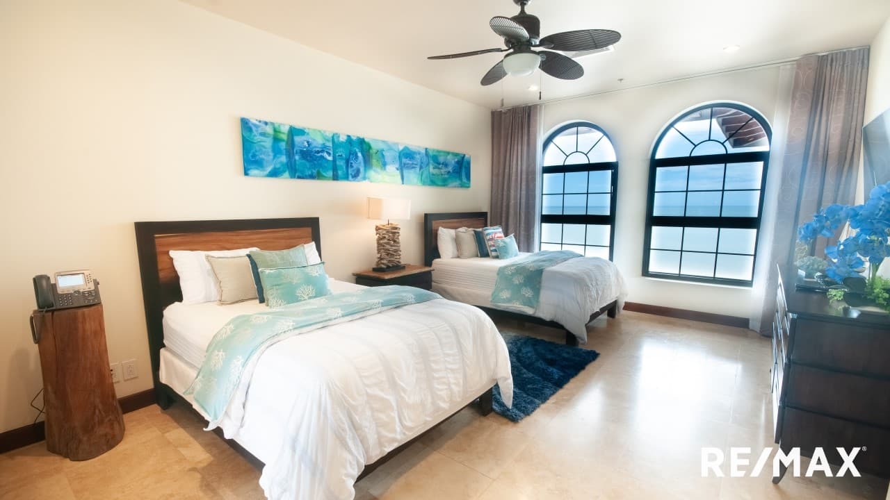 Croc’s Casino Luxury Penthouse, photo 15