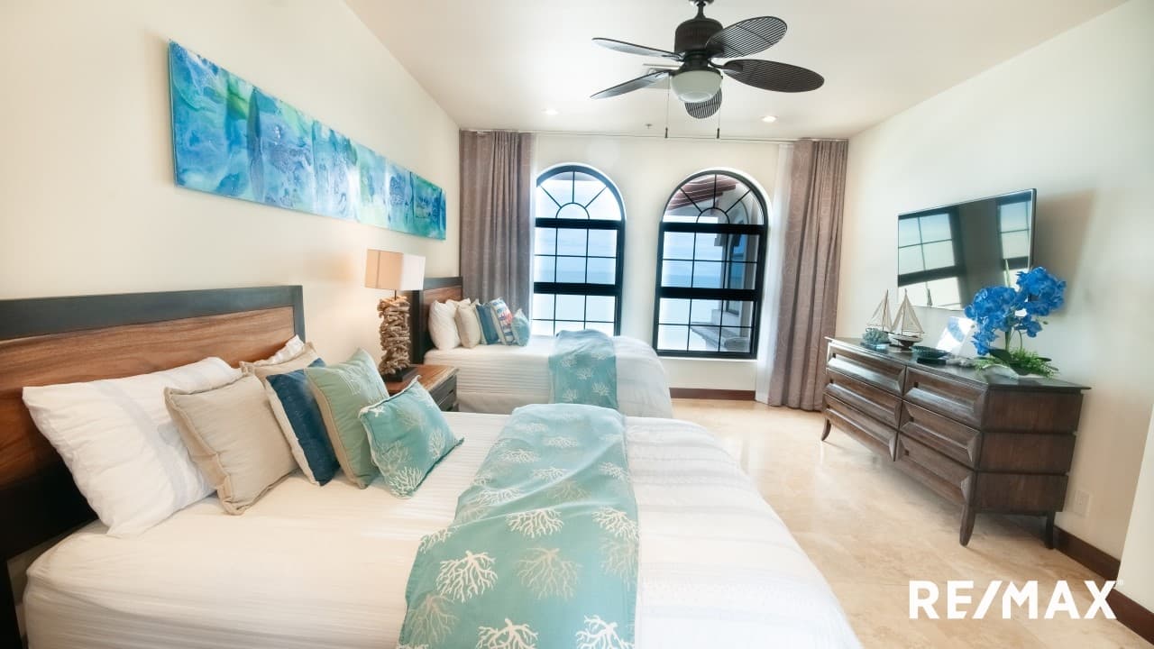 Croc’s Casino Luxury Penthouse, photo 16