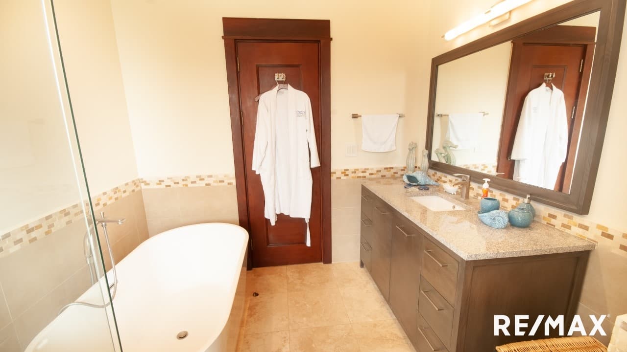 Croc’s Casino Luxury Penthouse, photo 17
