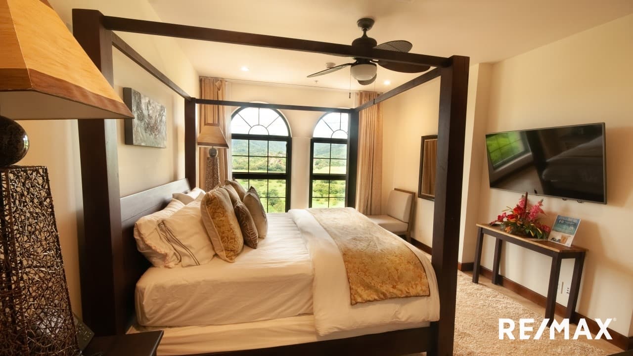 Croc’s Casino Luxury Penthouse, photo 19
