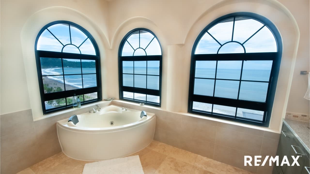 Croc’s Casino Luxury Penthouse, photo 25