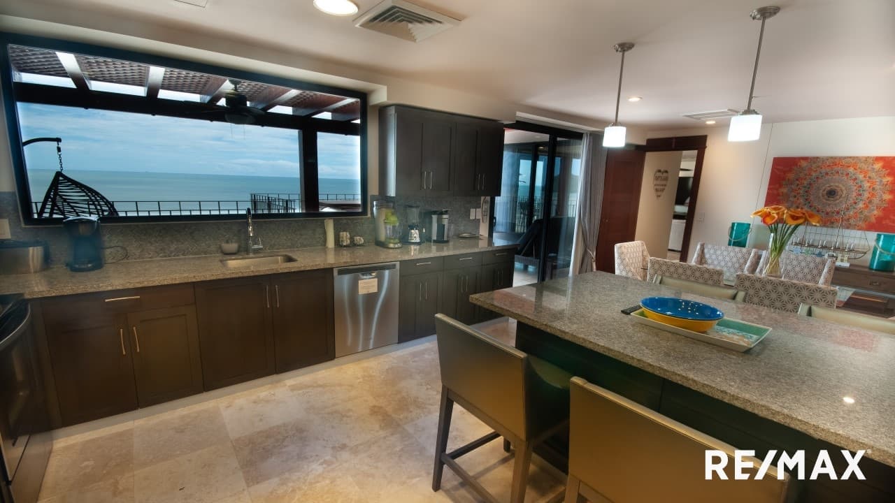 Croc’s Casino Luxury Penthouse, photo 3