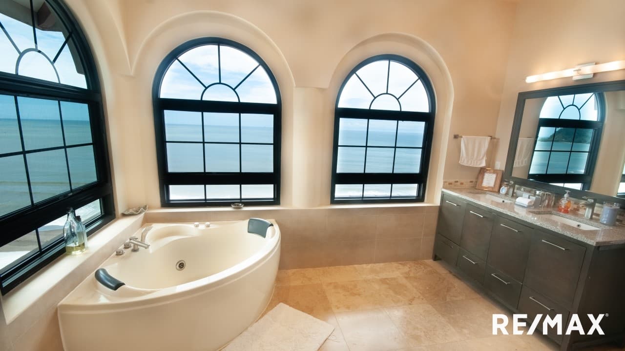 Croc’s Casino Luxury Penthouse, photo 26