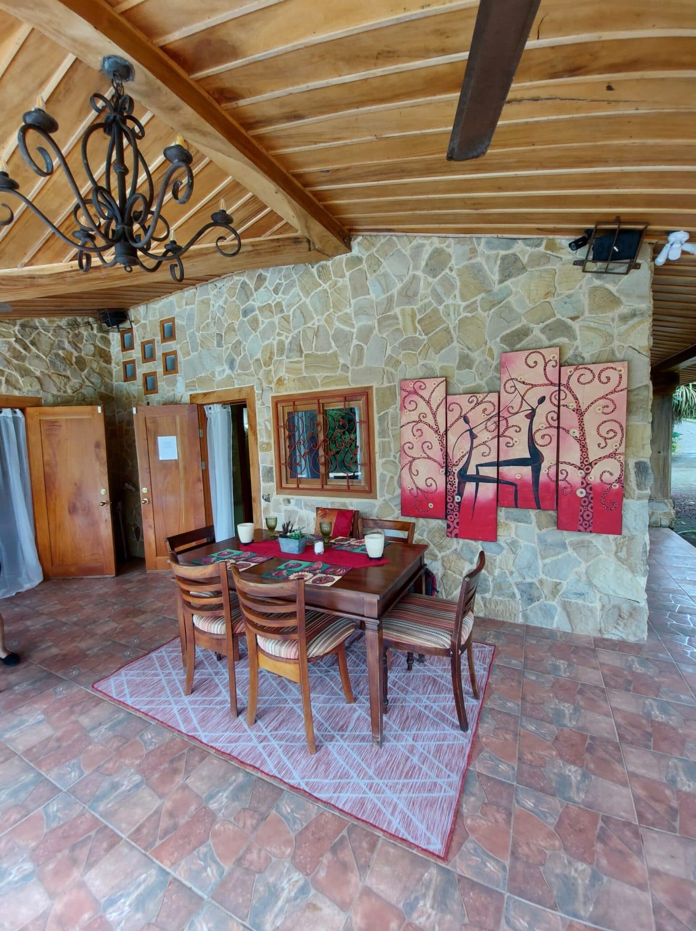 Secluded Mountain View Home, photo 3