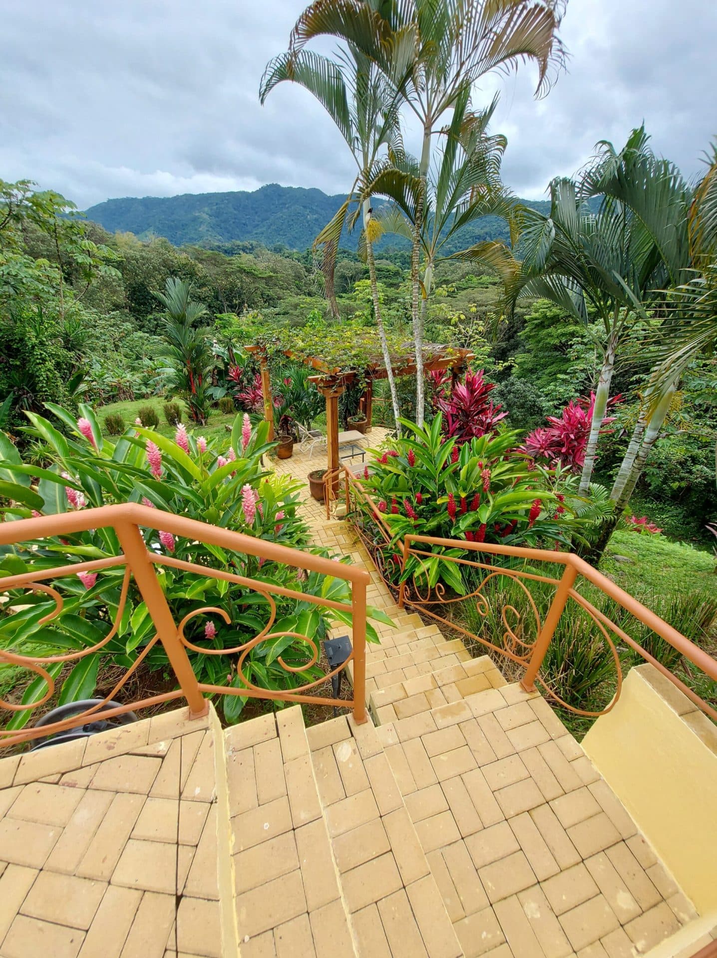 Secluded Mountain View Home, photo 5
