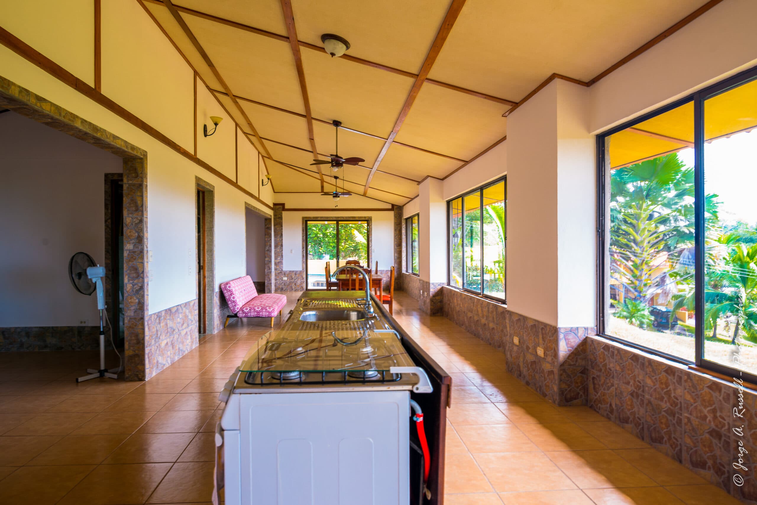 House With Pool On 0.75 Acre Close To The Beach, photo 16