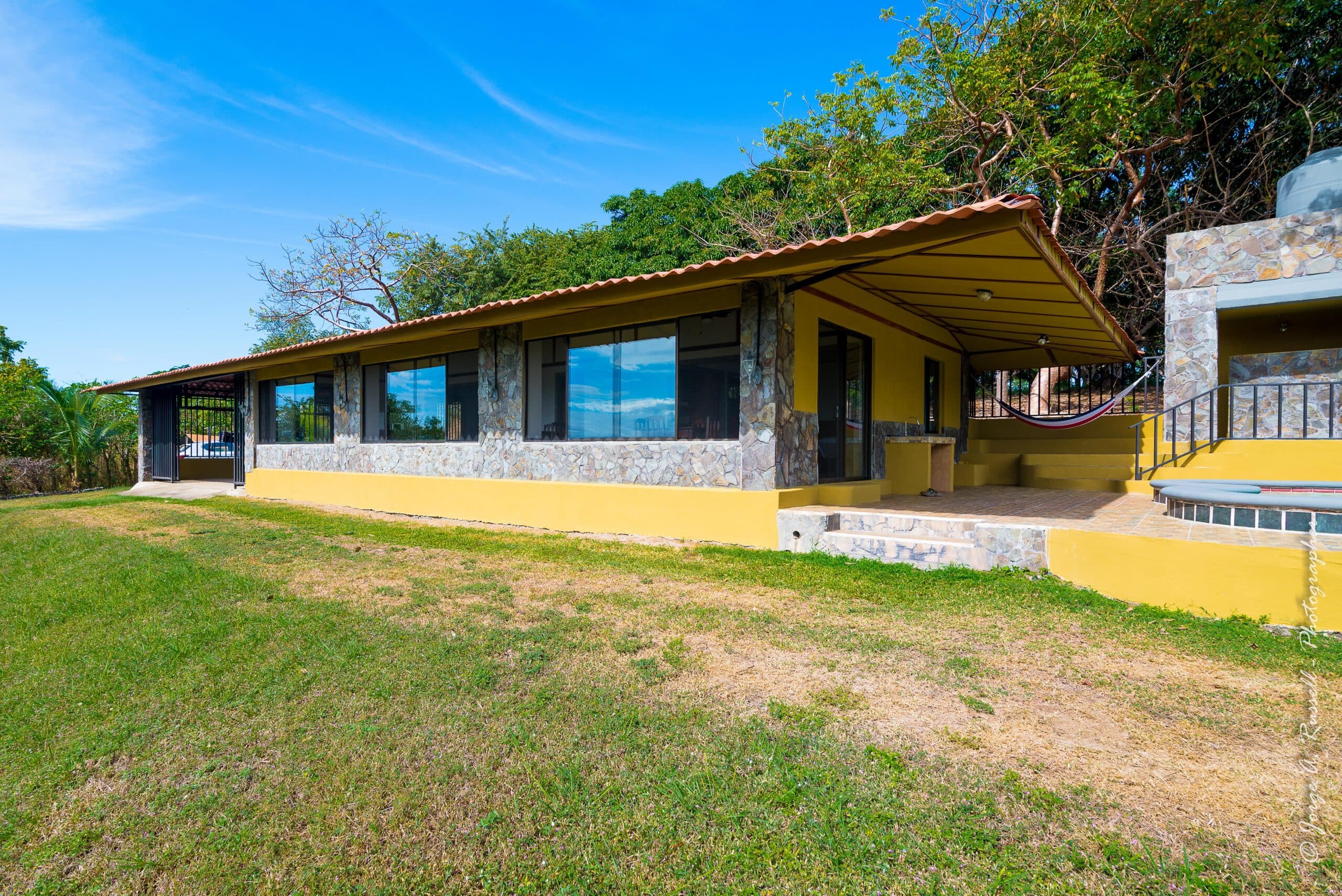 House With Pool On 0.75 Acre Close To The Beach, photo 10