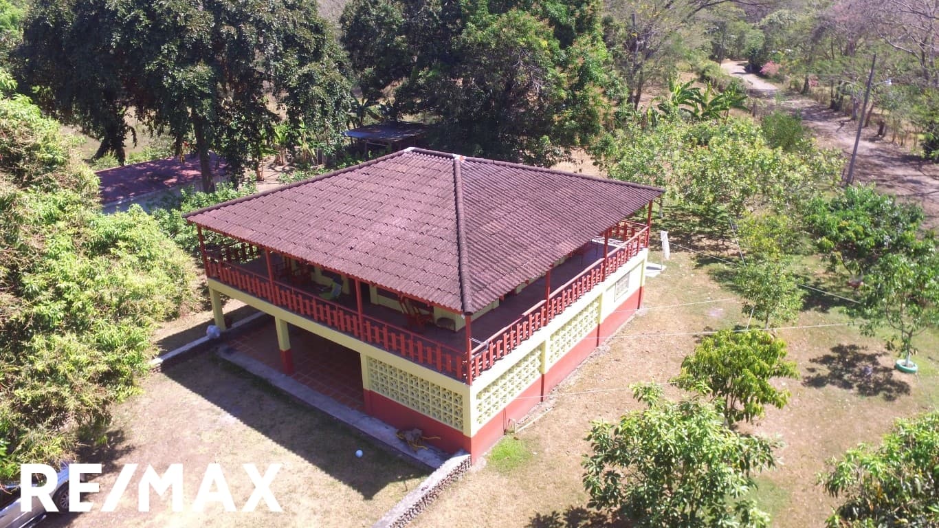 STRATEGIC DEVELOPMENT OPPORTUNITY IN CHOMES / PUNTARENAS