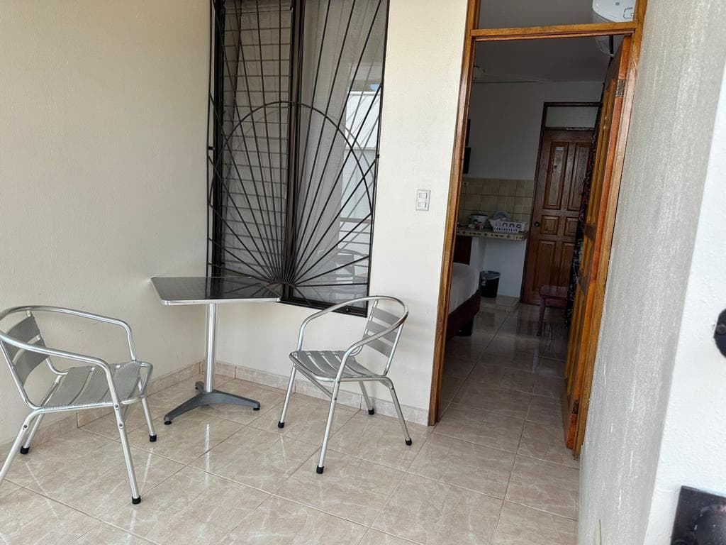 8-Unit Condo Complex plus Main 2-Story House Close to Beach, photo 10