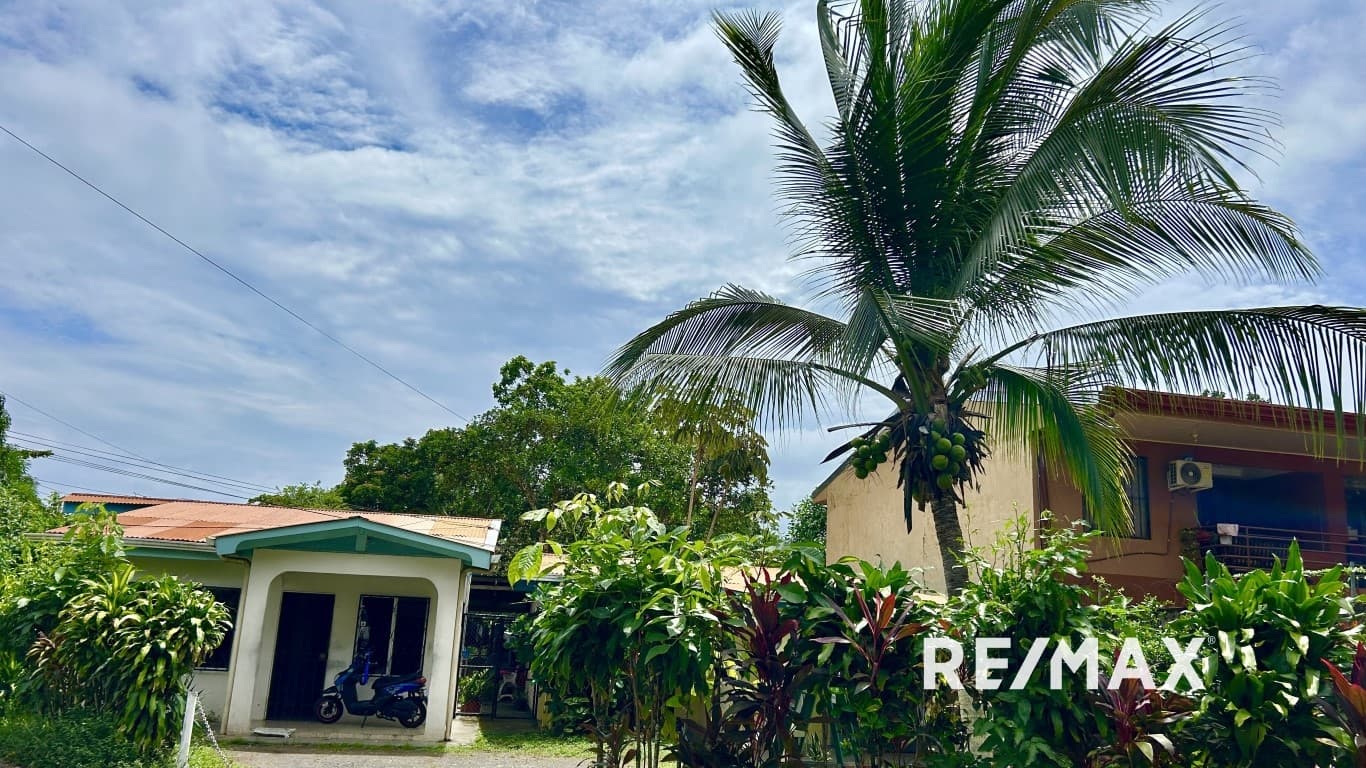 Amazing Location, Corner Lot with MULTI-FAMILY property | Downtown Jaco!, photo 3