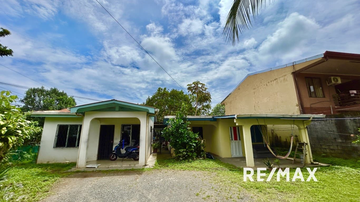 Amazing Location, Corner Lot with MULTI-FAMILY property | Downtown Jaco!, photo 5