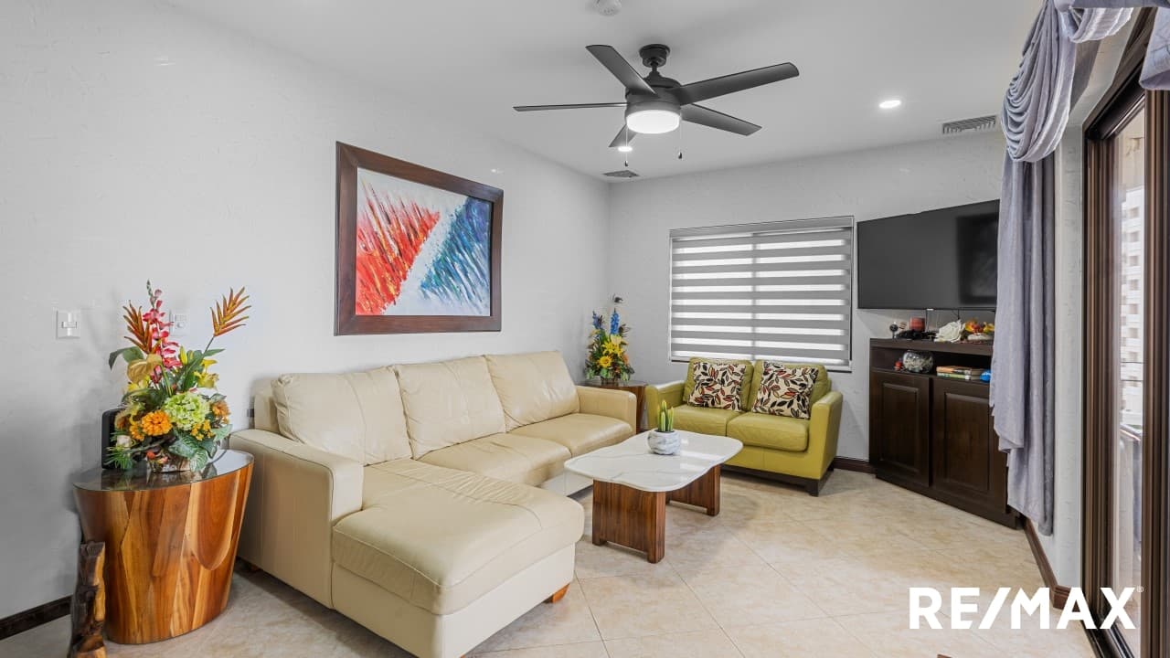 Tres Regalos 2-bedroom Oceanfront Condo, photo 11