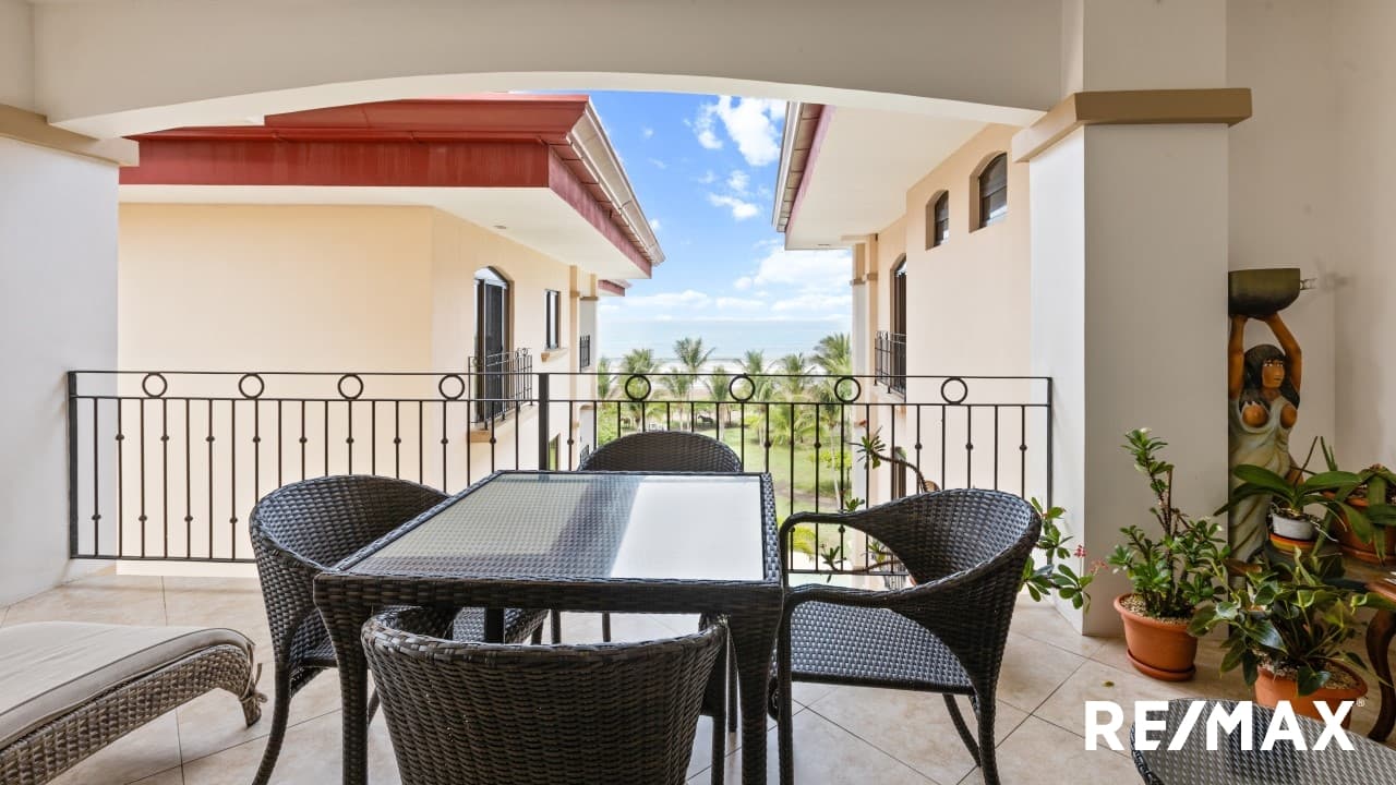 Tres Regalos 2-bedroom Oceanfront Condo, photo 23