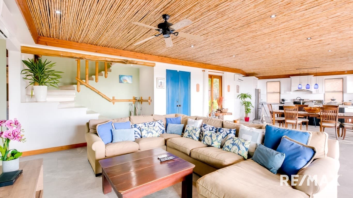 Luxurious Ocean-View Haven, photo 10