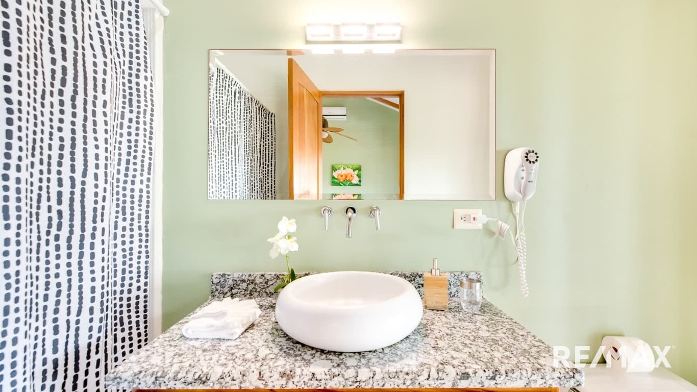 Luxurious Ocean-View Haven, photo 14