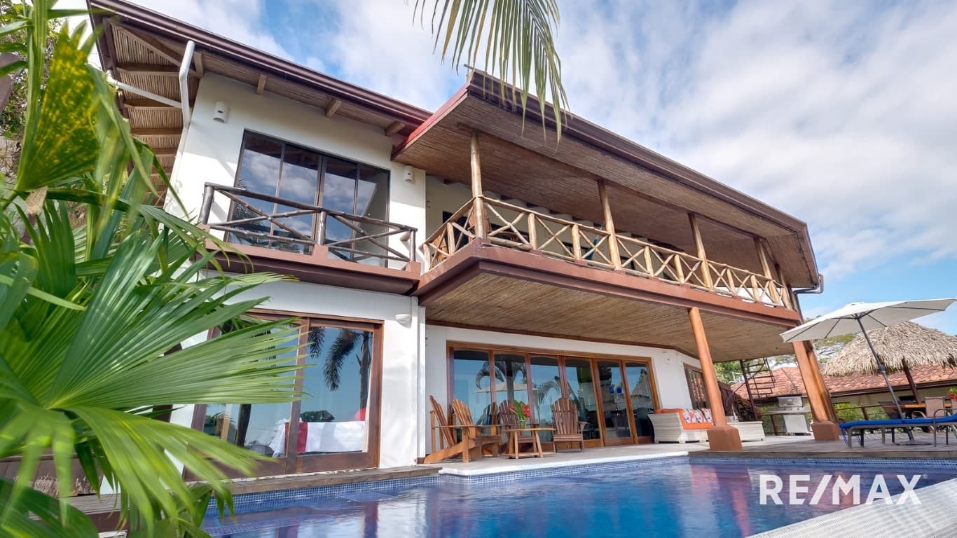 Luxurious Ocean-View Haven, photo 26