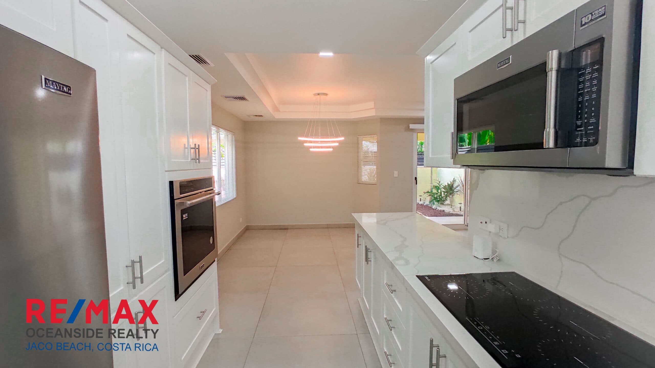 REMODELED TOWNHOUSE I LAS NUBES COMMUNITY I GREAT LOCATION, photo 5