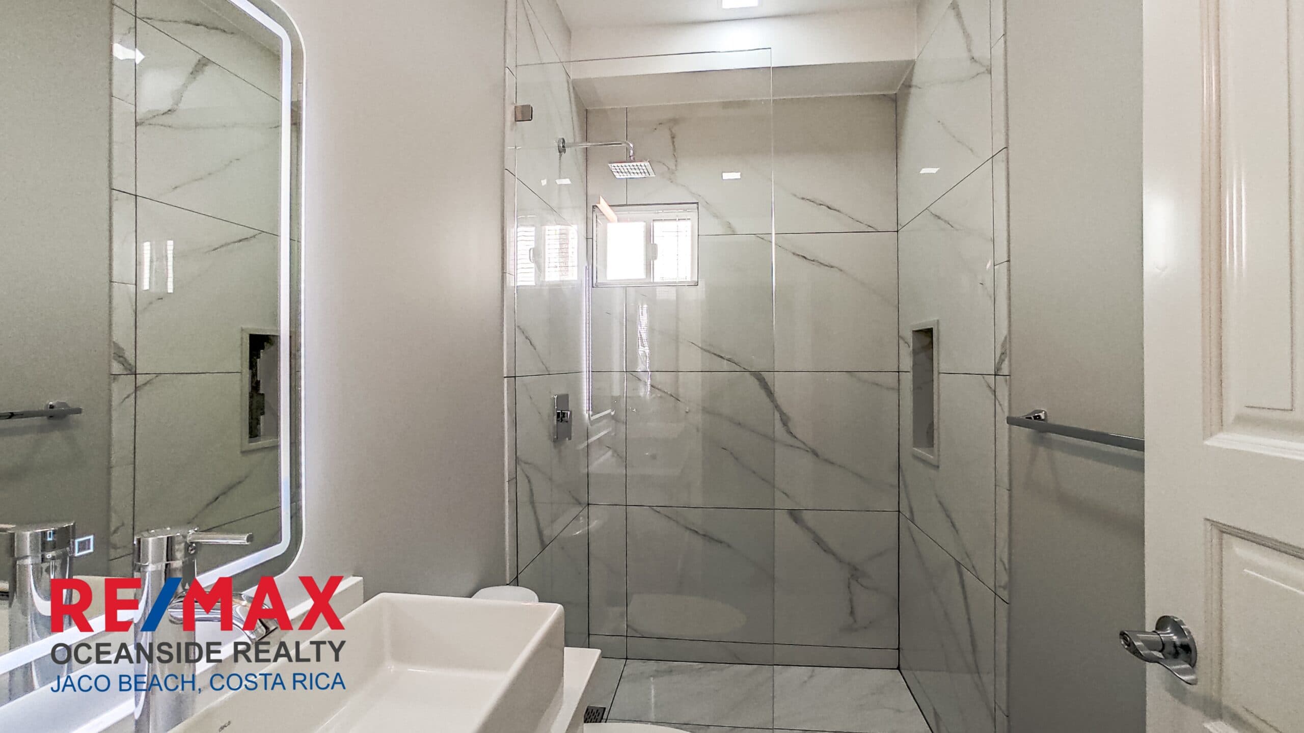 REMODELED TOWNHOUSE I LAS NUBES COMMUNITY I GREAT LOCATION, photo 7