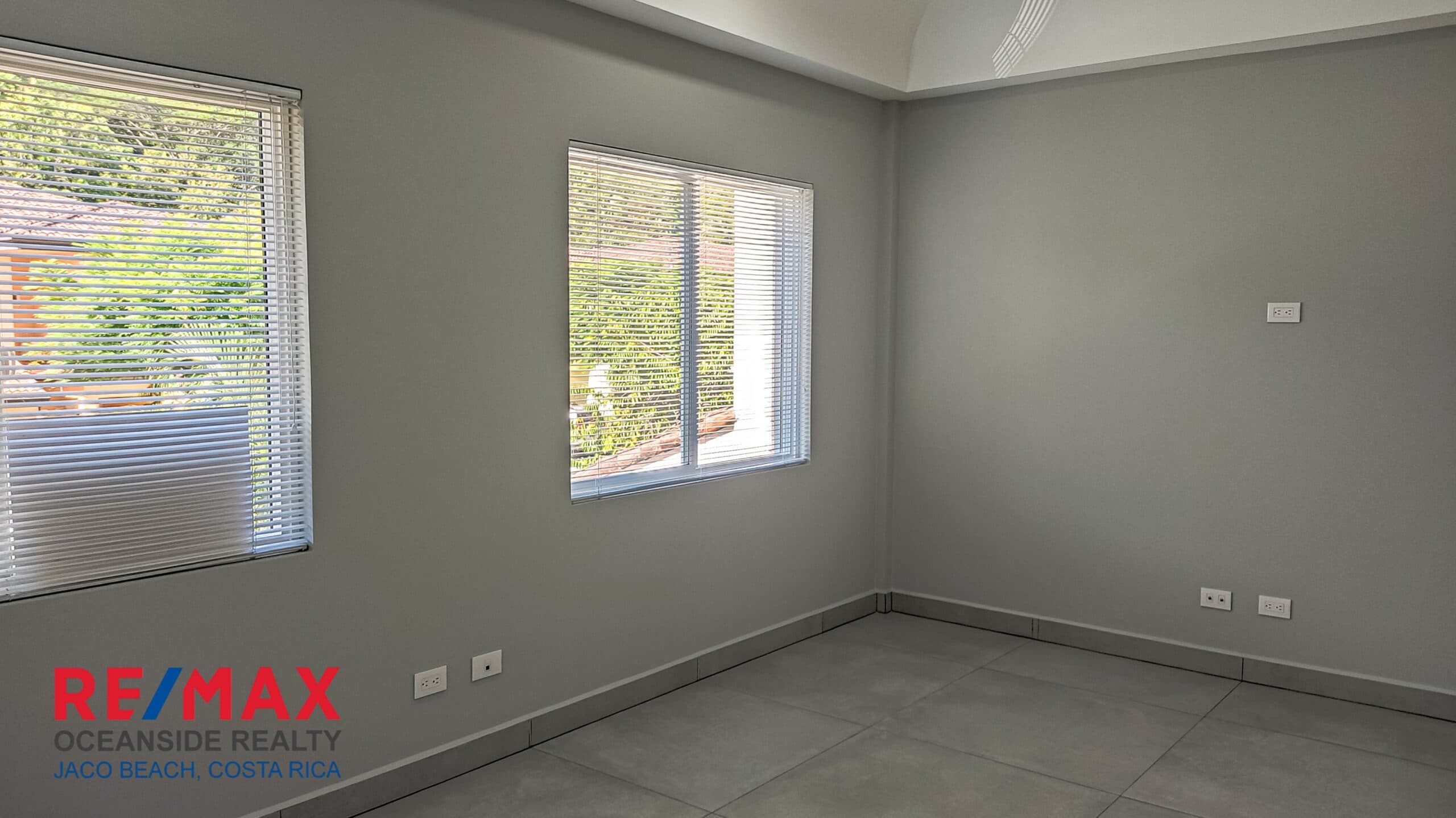 REMODELED TOWNHOUSE I LAS NUBES COMMUNITY I GREAT LOCATION, photo 12