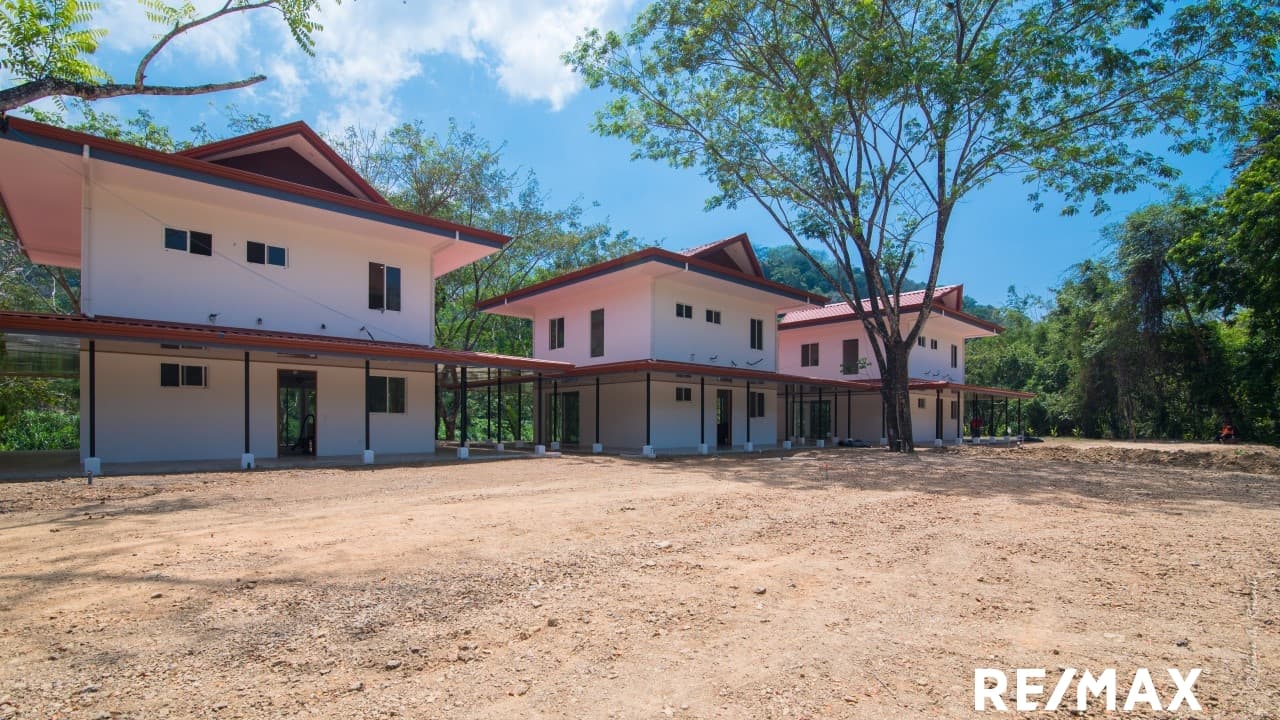 New 3 Bedroom Townhouse By Riverbank, photo 6