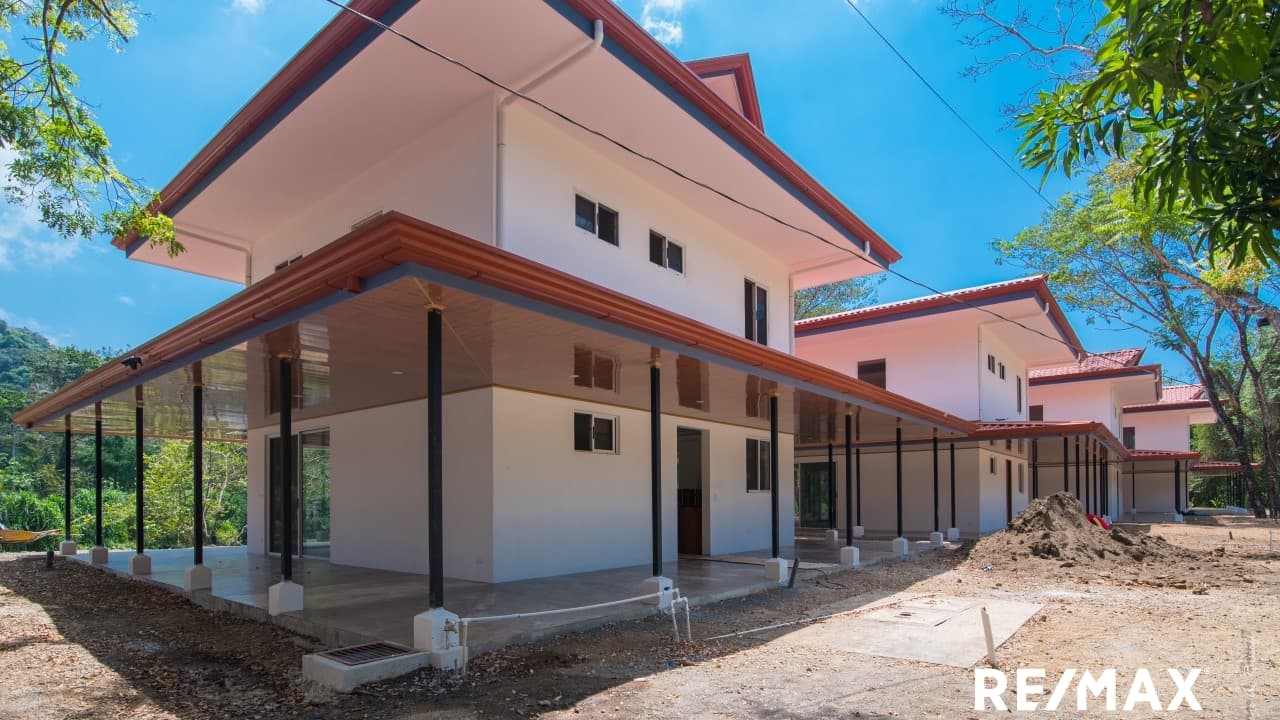 New 3 Bedroom Townhouse By Riverbank, photo 7