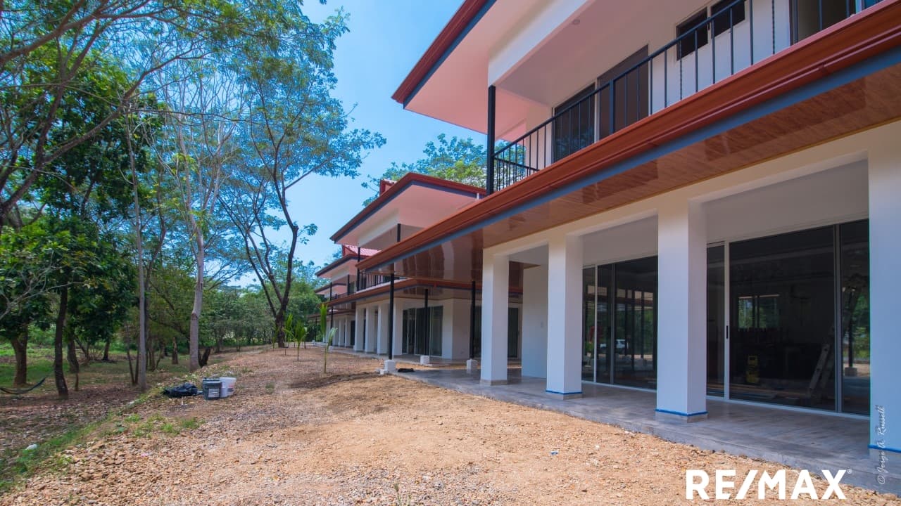 New 3 Bedroom Townhouse By Riverbank, photo 8