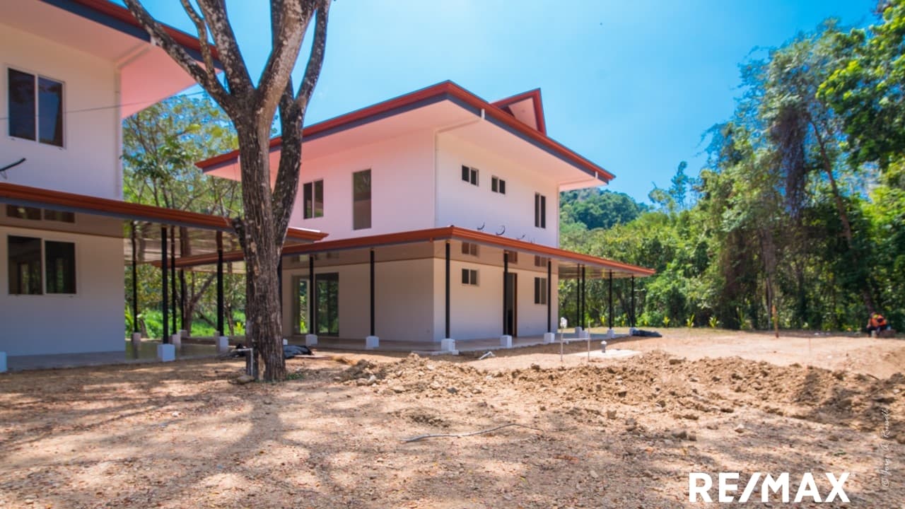 New Construction Townhouse Between Beach and River, photo 3