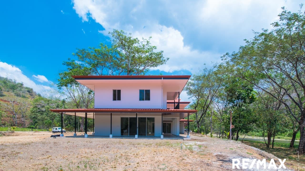 Modern Living by the River: Own Your Piece of Paradise, photo 12