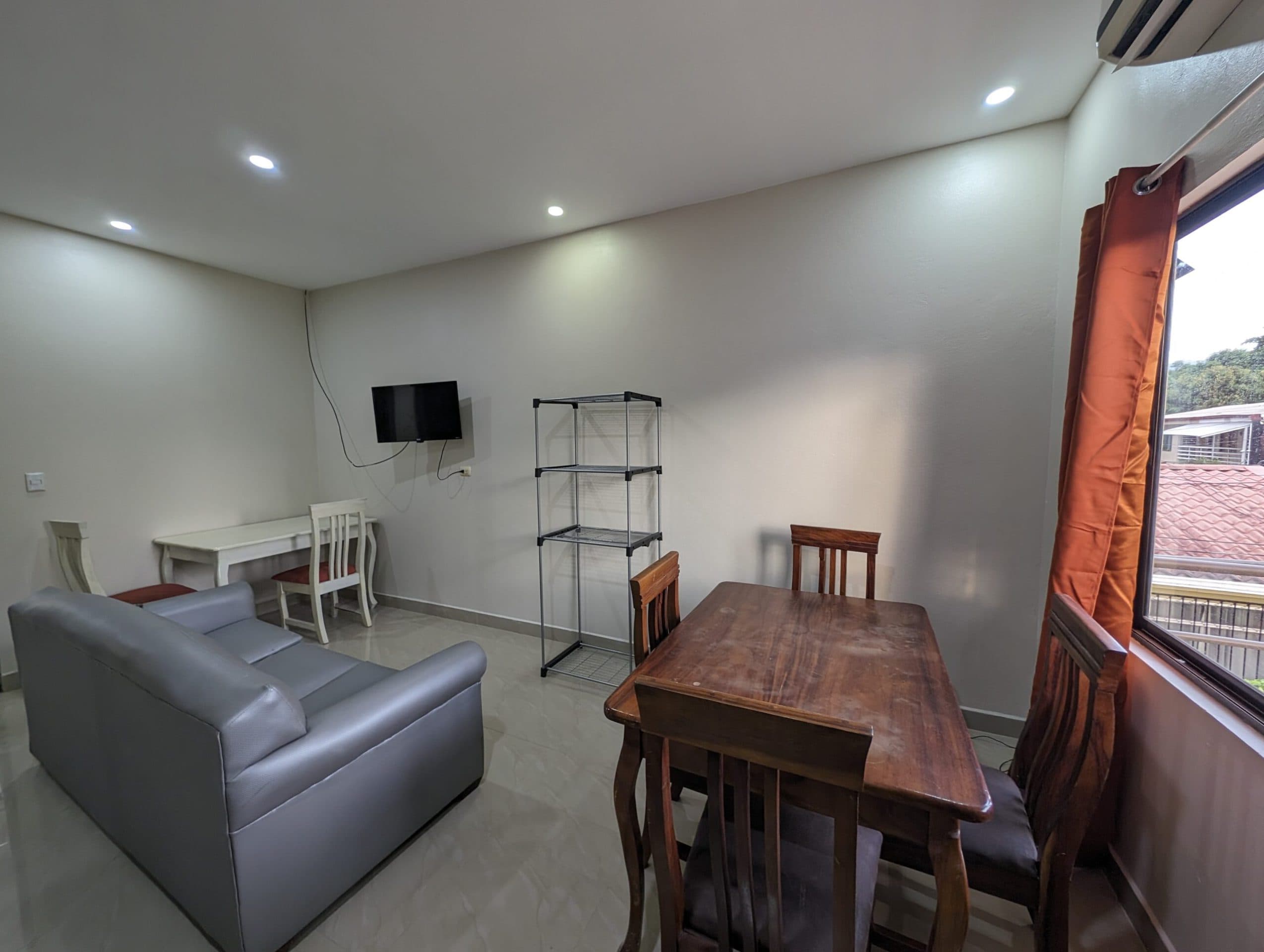 Income-Generating Gem: 4-Unit Apartment Building in Jaco Beach, photo 3