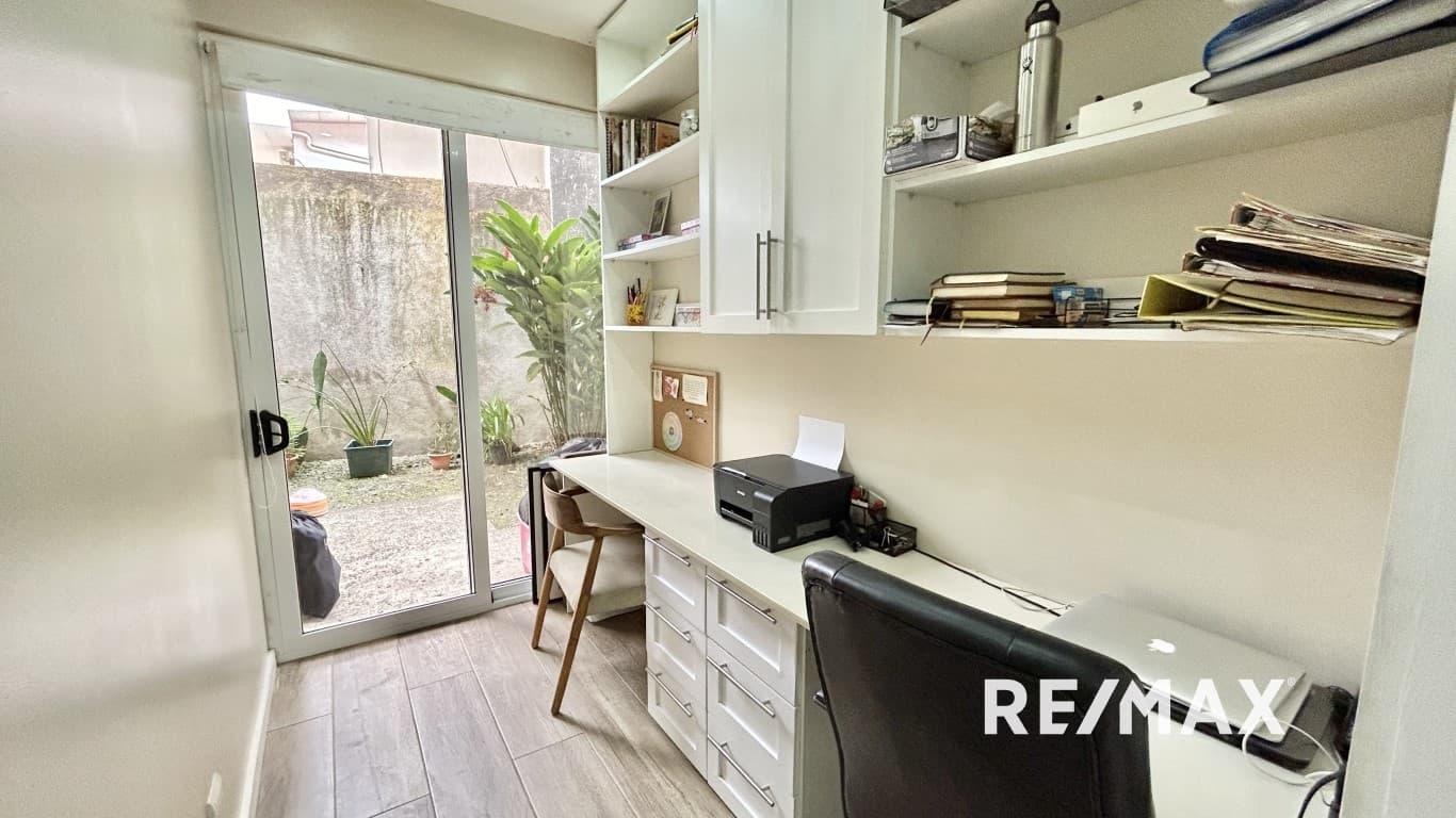Beachside Bliss: Luxury Living with 9 rental incomes & Rooftop Yoga Deck!, photo 18