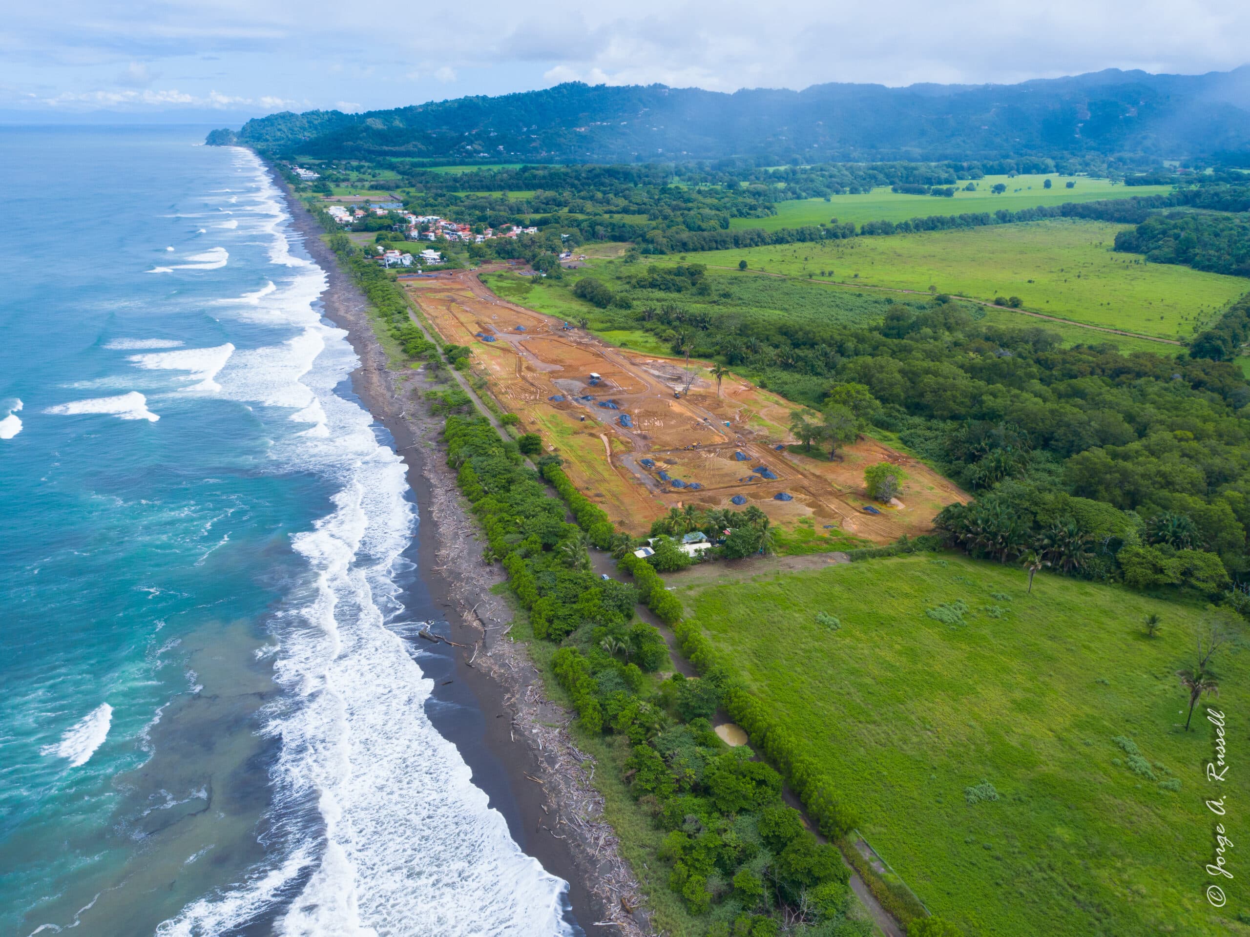 Unique Fully Titled Beachfront Lot Hermosa, photo 15