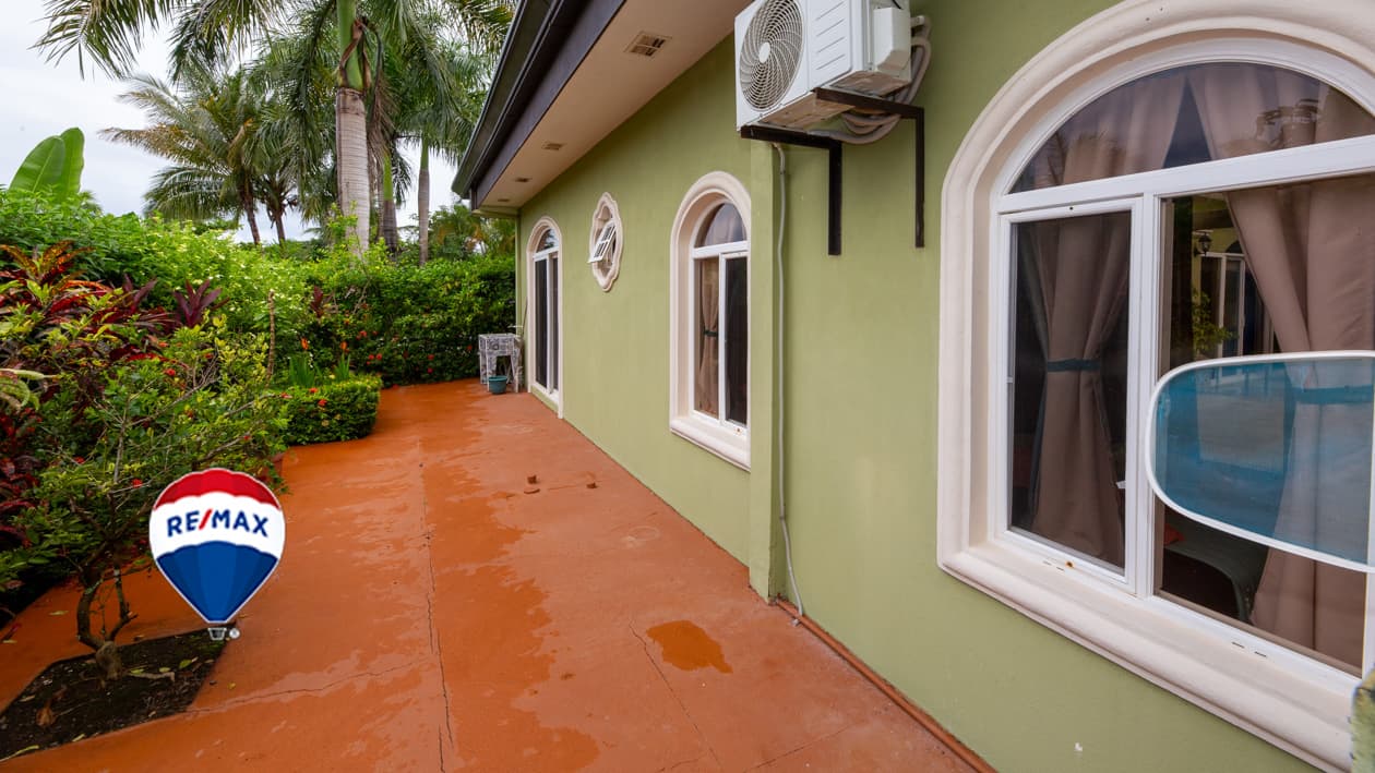 Costa Del Sol | Pool and Patio | Garage, photo 9