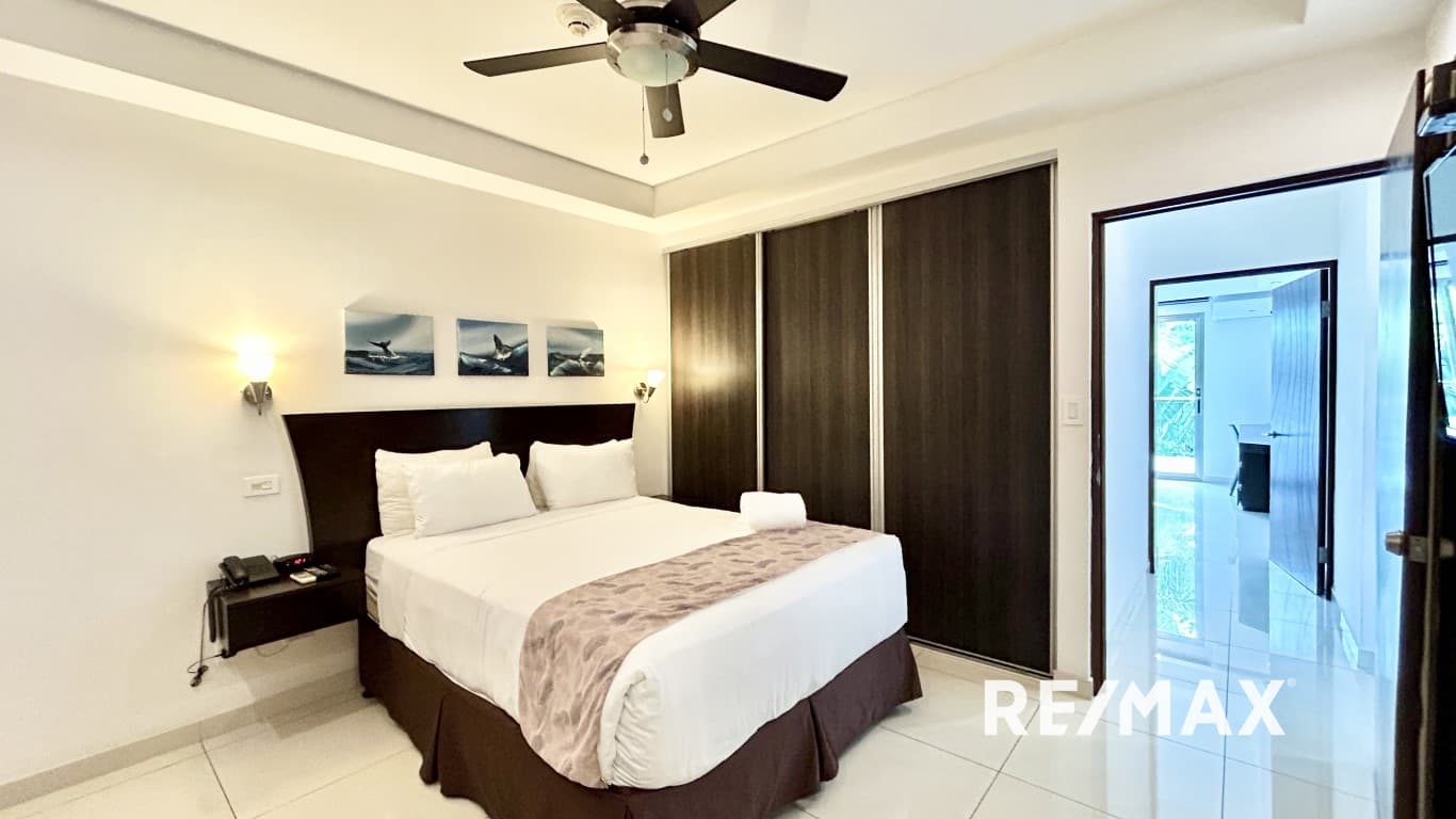 Relax in Style: Grand Suite with Private Jacuzzi at Oceano Boutique Hotel, Jaco, photo 11