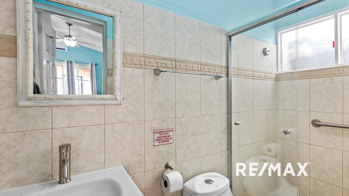 Charming 2-Bedroom Condo in Paradise – 3 Minutes walk to the Beach!, photo 19