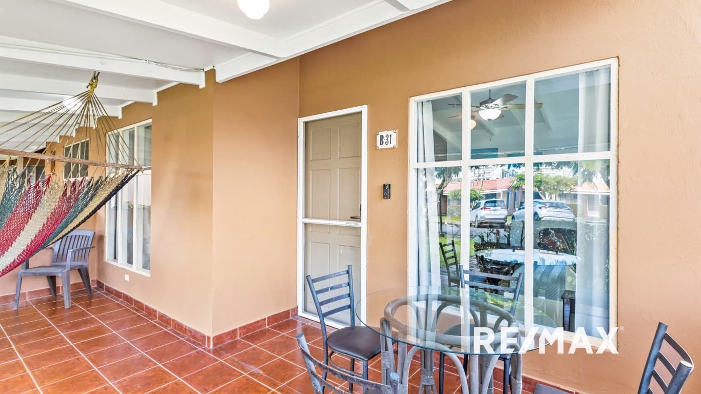 Charming 2-Bedroom Condo in Paradise – 3 Minutes walk to the Beach!, photo 20